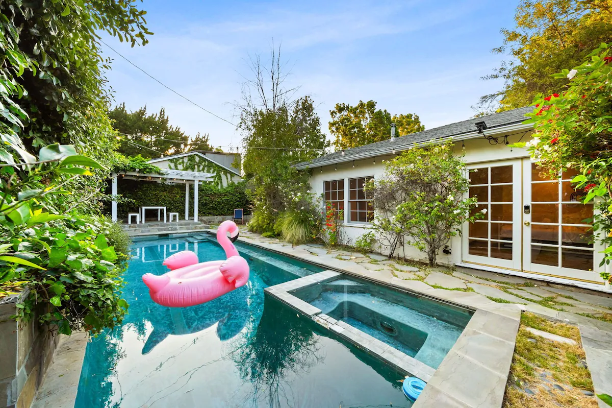 Secret Garden Cottage — Heated Pool & Grotto Spa Oasis (Sherman Oaks)