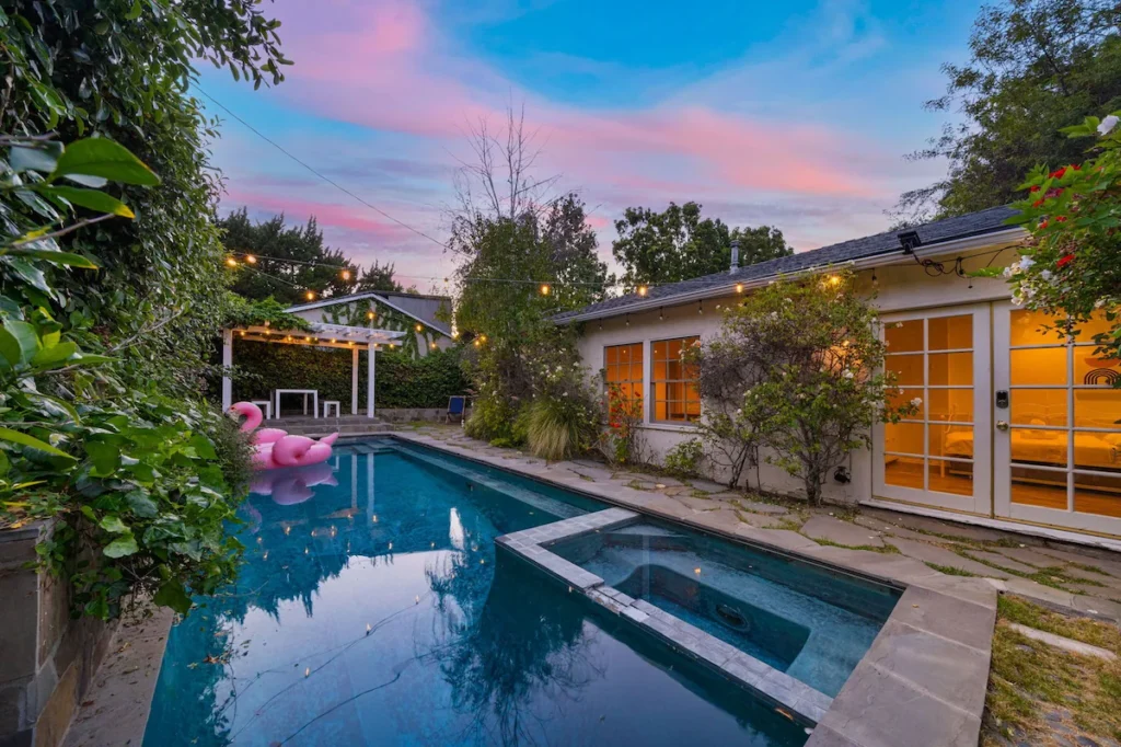 Secret Garden Cottage — Heated Pool & Grotto Spa Oasis (Sherman Oaks)