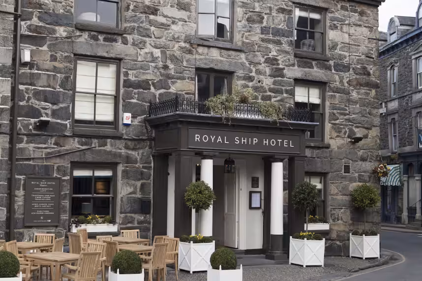 Royal Ship Hotel - Wales