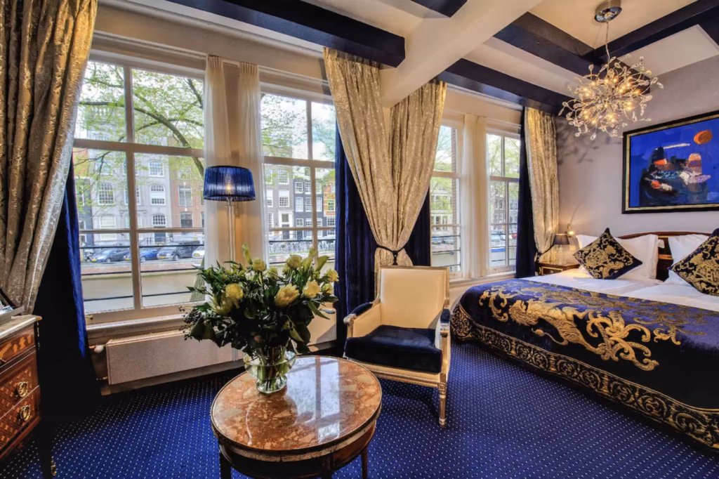 Ambassade Hotel